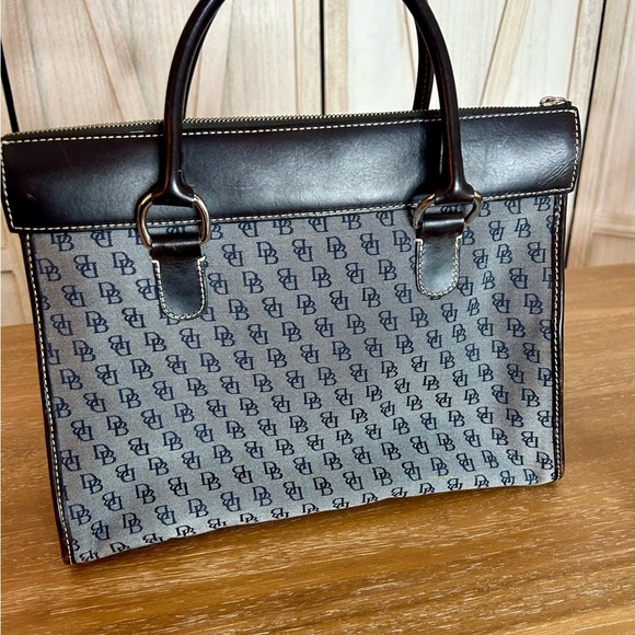 Authentic Dooney & Bourke Double Pocket Tote - Picture 7 of 12